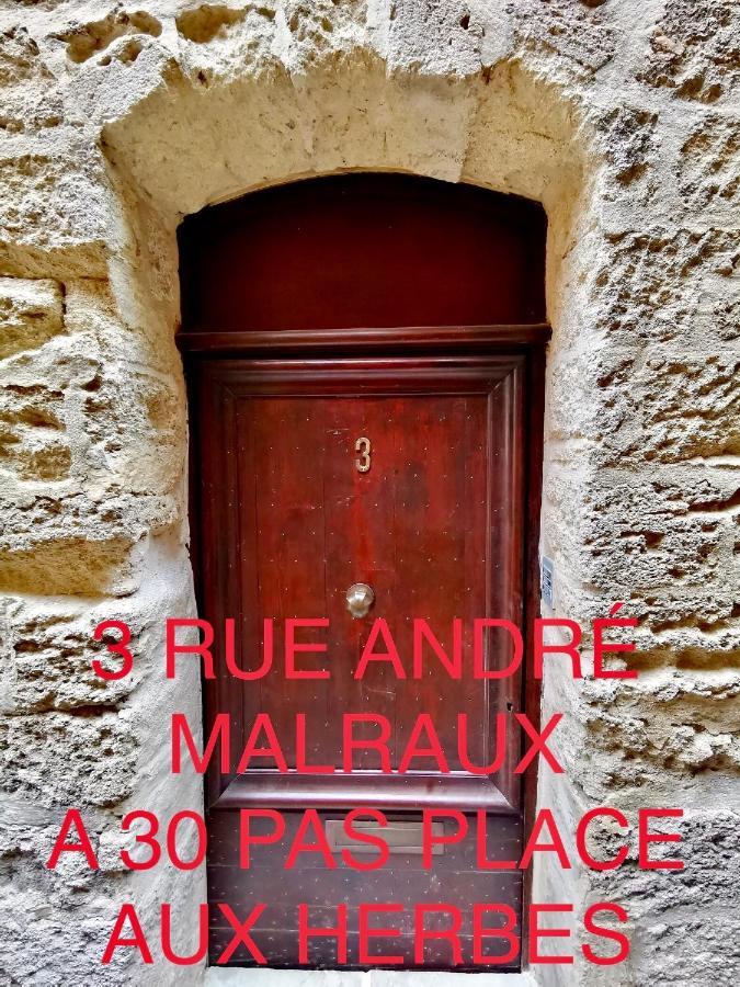 Appartement A 50 M De La Place Aux Herbes Uzes Bagian luar foto