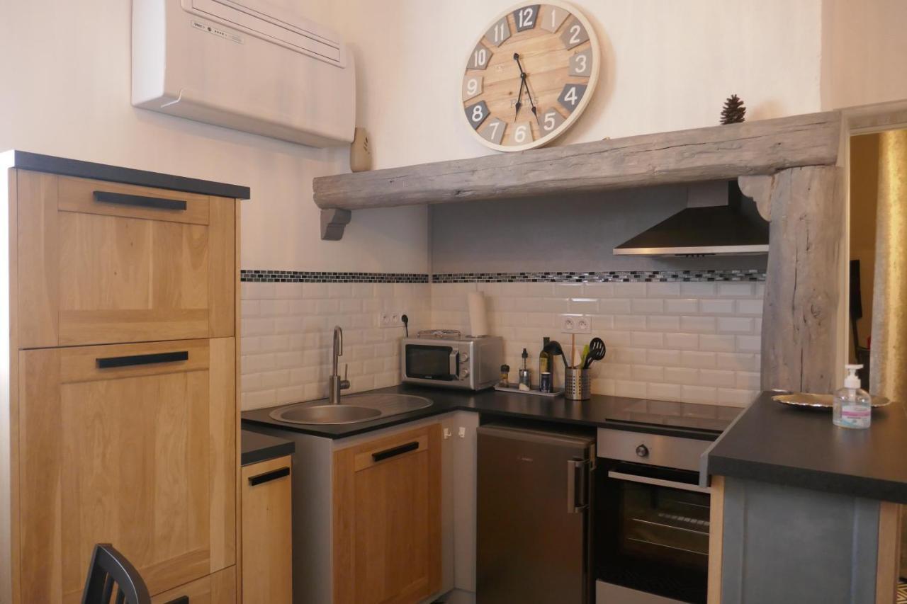 Appartement A 50 M De La Place Aux Herbes Uzes Bagian luar foto