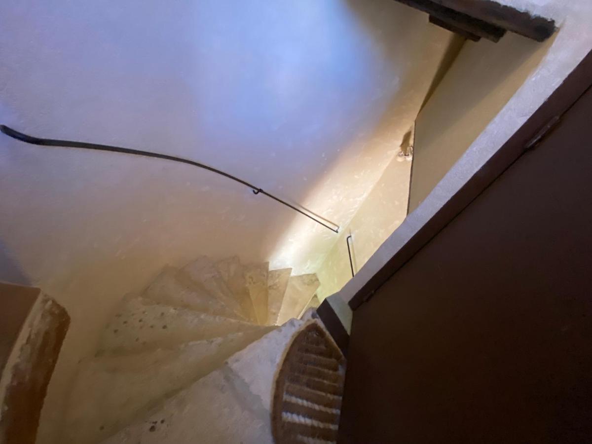 Appartement A 50 M De La Place Aux Herbes Uzes Bagian luar foto