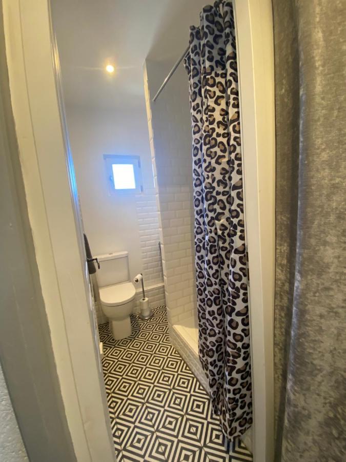 Appartement A 50 M De La Place Aux Herbes Uzes Bagian luar foto