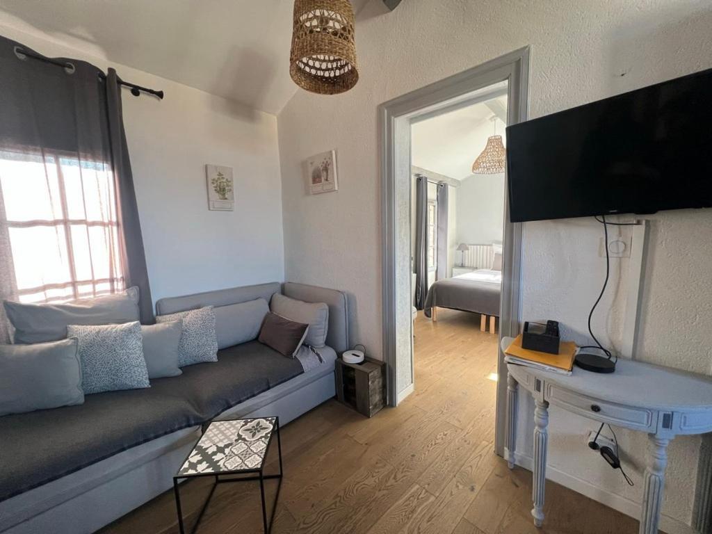 Appartement A 50 M De La Place Aux Herbes Uzes Bagian luar foto