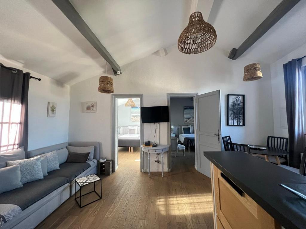 Appartement A 50 M De La Place Aux Herbes Uzes Bagian luar foto